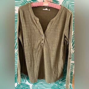 Jane & Delancey textured Henley top v neck 3 button roll up tab sleeve sz M